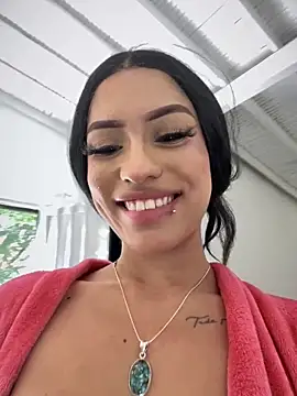 MystiqueXXX webcam