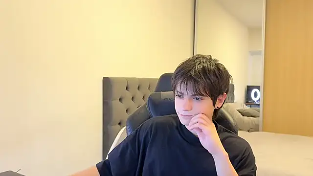 SasukeUhchiaa webcam
