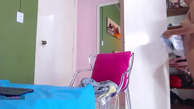 Lucia_Spear webcam