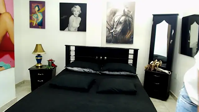 VeronicaReynolds webcam