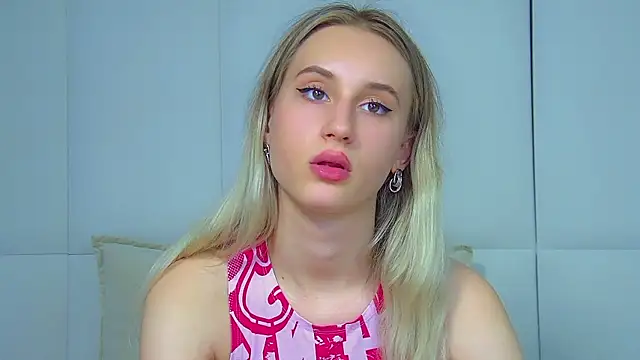 VictoriaHopsons webcam
