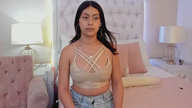 mialevitz - MiaLevitz's free webcam - UK Sex Cams