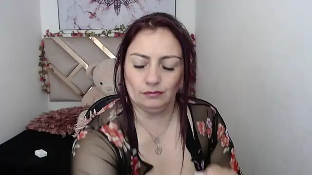 YourSexyRedhead webcam