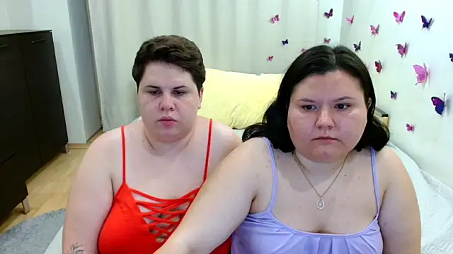 BeckyAndHellen webcam