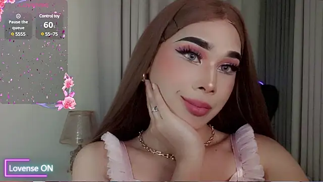 LuxuriousNikkixxx webcam