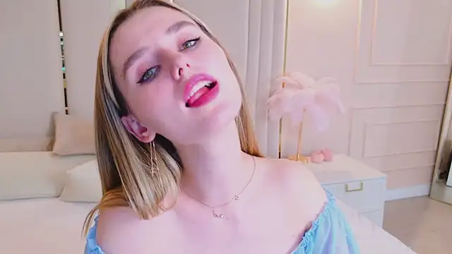 MarybethSnow from StripChat is Freechat