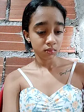 Zoe_Sweett18's free sex cam and chat room