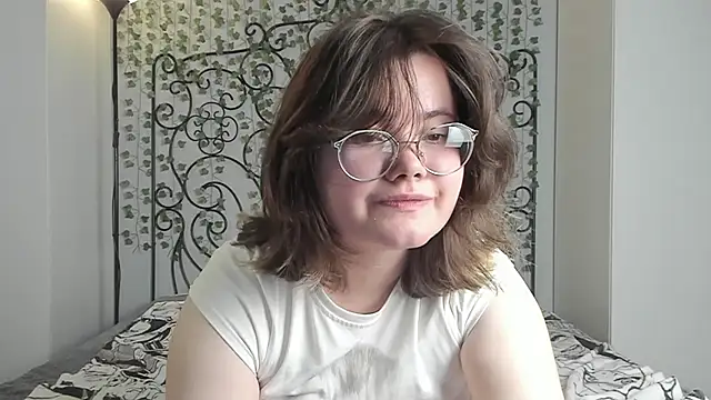 Alice_smile_for_me