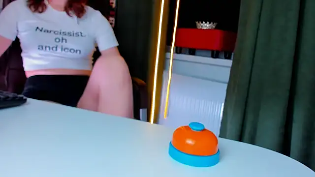 LolaLemona webcam