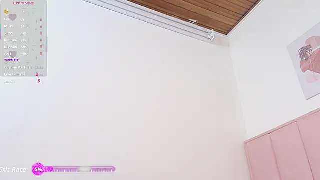 Saray_Cloverr webcam