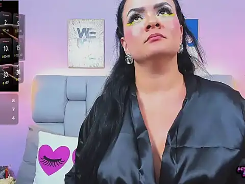 Victoria_Beckers webcam