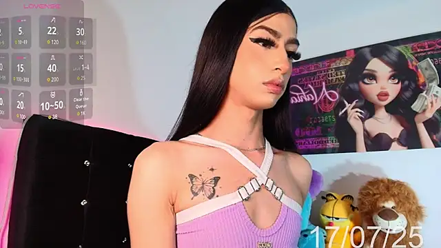 NahiaFox webcam
