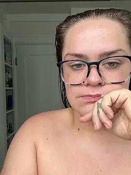 mommyxxmilkerxx webcam