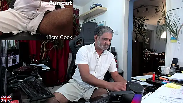 OnlineBossUK webcam