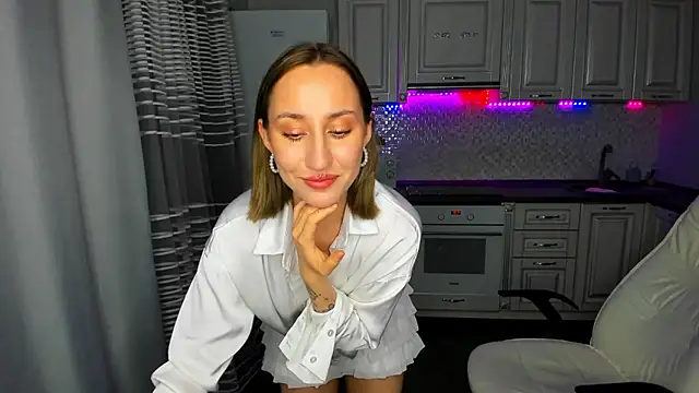 MelodyOfLovee webcam