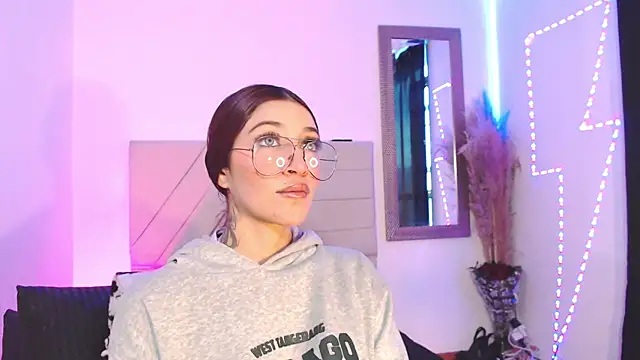 Anna_belly webcam