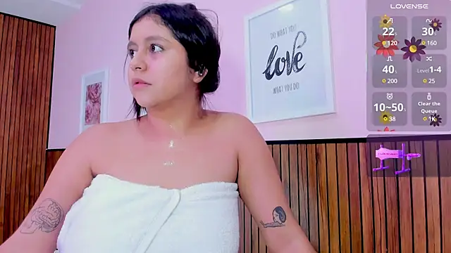 lola_clit