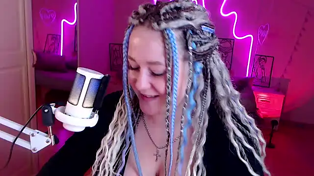 LizzyShine webcam