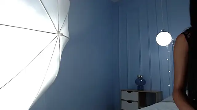 laurenhashian webcam
