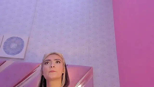 LuisaJonnes webcam