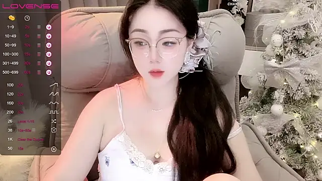Monica-888 webcam