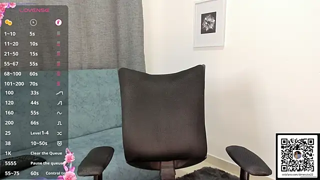curly_muscle - Curly_muscle's free webcam - UK Sex Cams