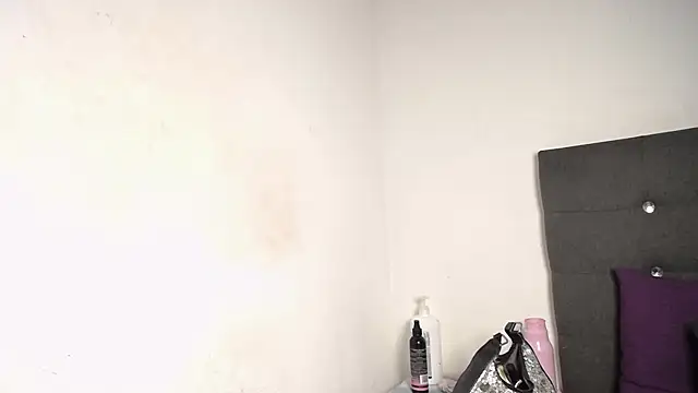 aleja_spearsx webcam