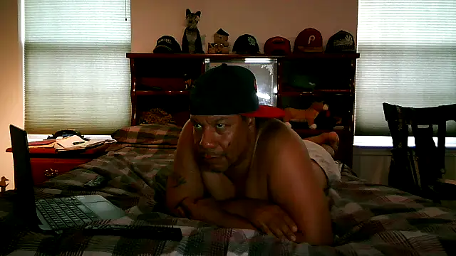 pimpdaddy4ever - Pimpdaddy4ever's free webcam - UK Sex Cams