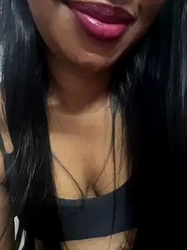 tamil_Aarathi webcam