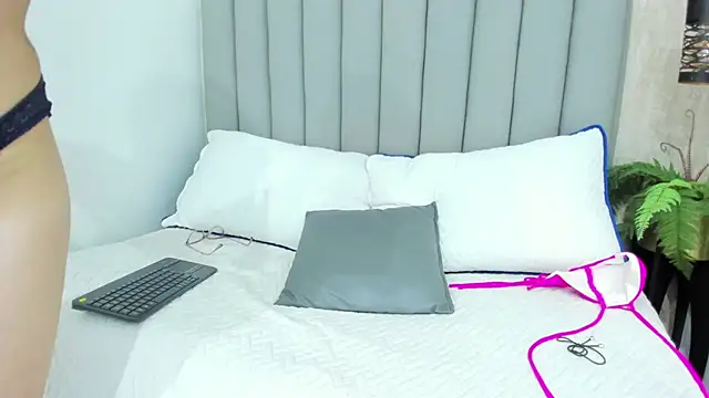 Thania_hott webcam