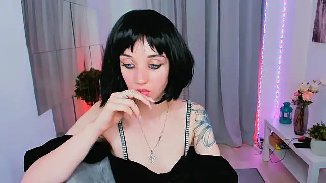 HollyVex webcam