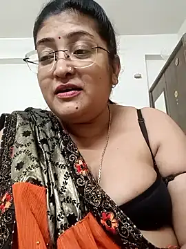 LAVERNIYA_ webcam
