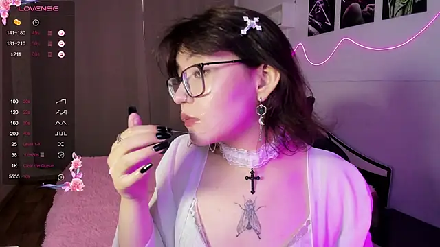 mierofwof - Mierofwof's free webcam - UK Sex Cams