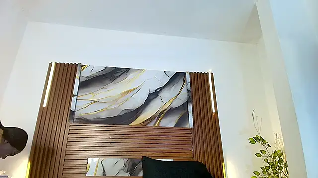 emiliqueen8 webcam