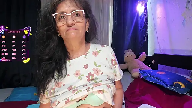 LadyPilar webcam
