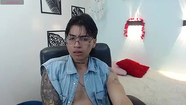 derekfly - Derekfly's free webcam - UK Sex Cams
