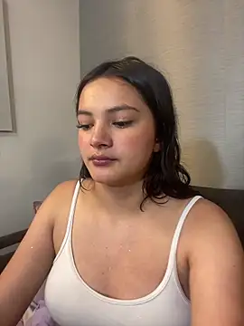 Cami18_pinkk webcam