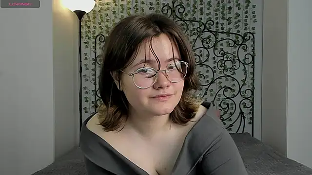 Alice_smile_for_me webcam
