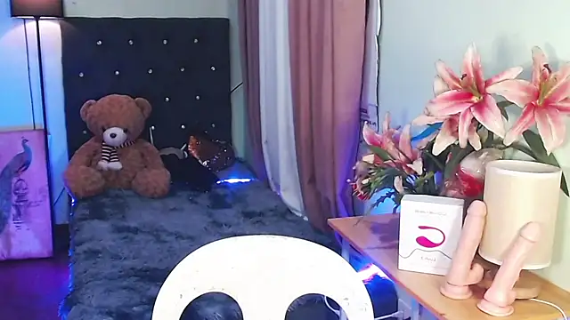 upskirt cam Unique Maya