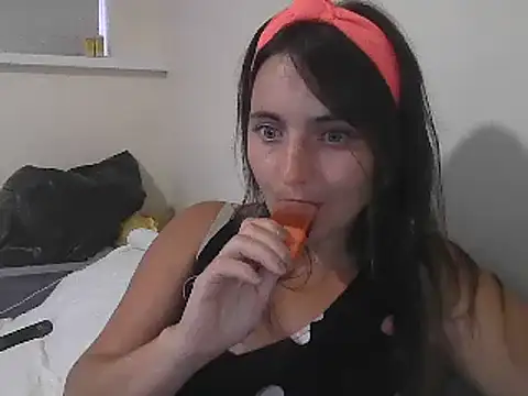 DInaraXRose webcam