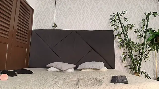 angela_mejia webcam
