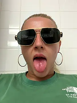 private chat room Strongqueen