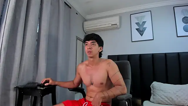 ISAAC_CRYSTON webcam