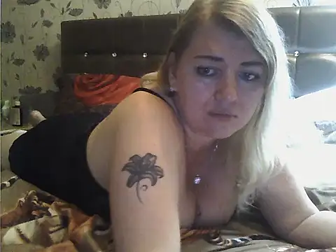 SmileCamille webcam