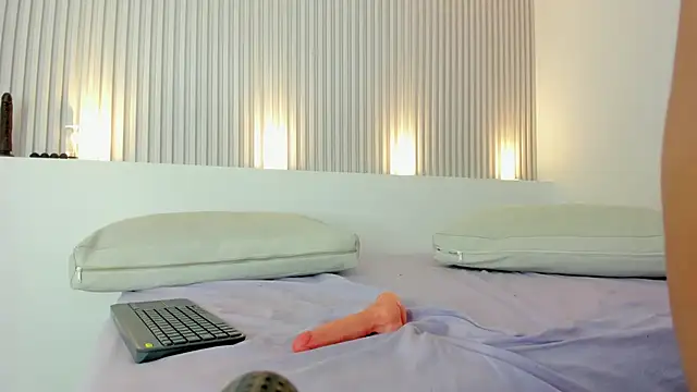 violet_roux webcam