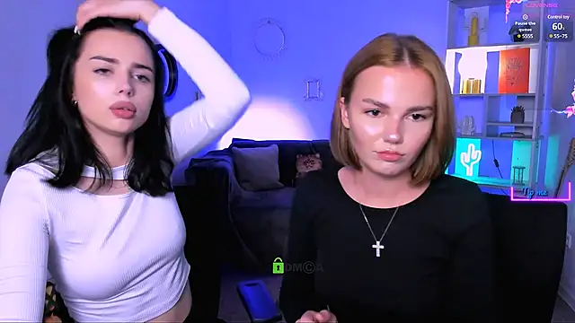 kiana_vin webcam