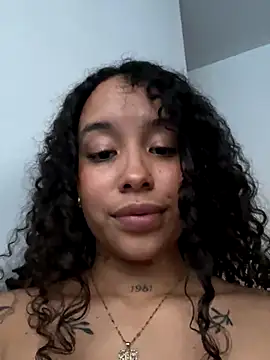 MarieLeon webcam