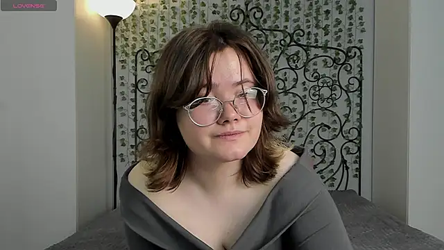 Alice_smile_for_me webcam