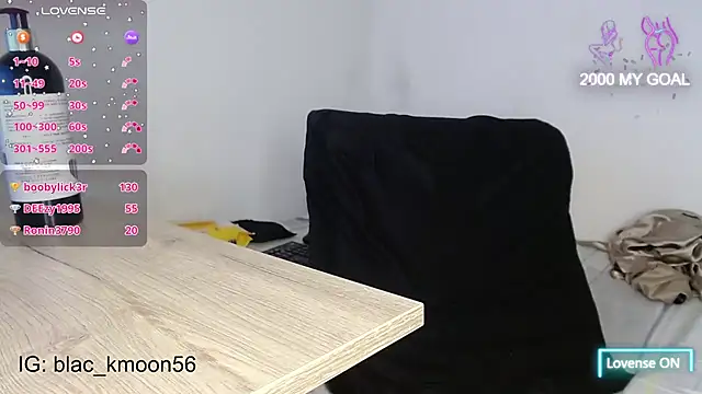 Blackmoon_23 webcam