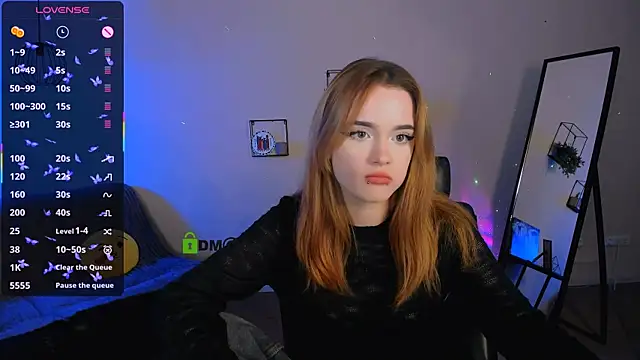 liana_kisses webcam